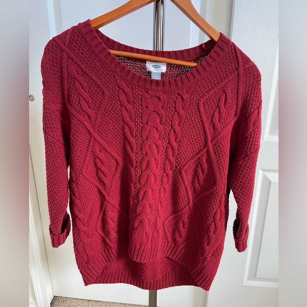 Old Navy women’s 3/4 sleeve burgundy sweater